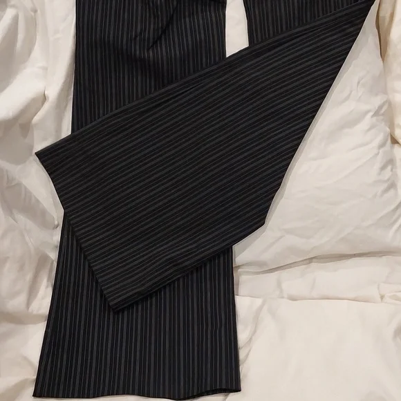 Guess Collections Black with Gray Pinstripe Wide Leg Pants Size 12 - Picture 5 of 9